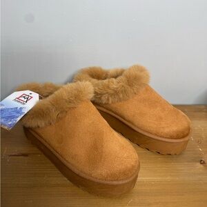 Avalanche Kids Tan Fur-Lined Shoes